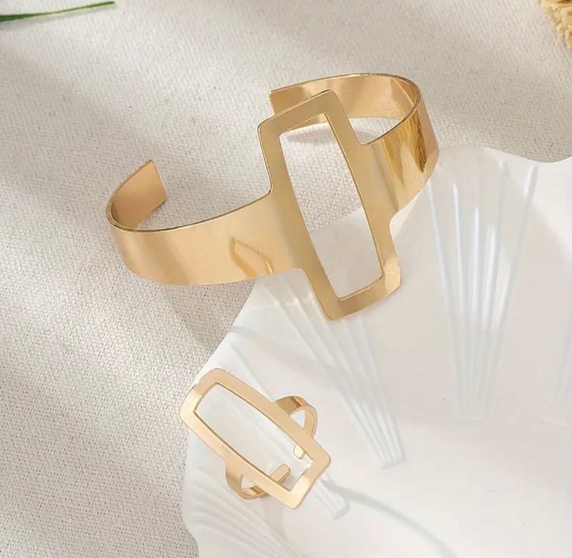 Trendy Geometric Square Jewelry Set - Hollowed Out Ring & Bracelet