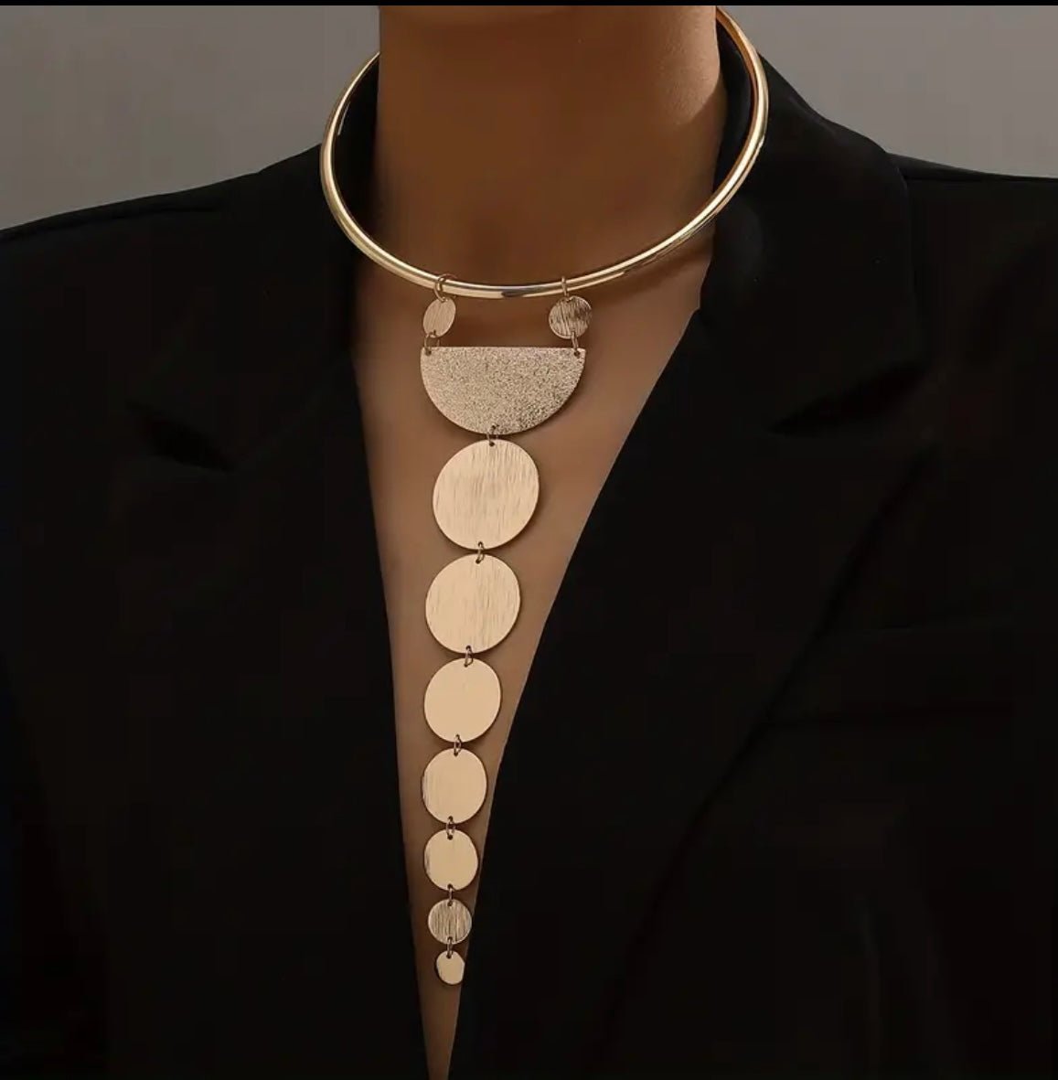 Elegant Golden Geometric Pendant Necklace - Perfect for Banquets & Parties