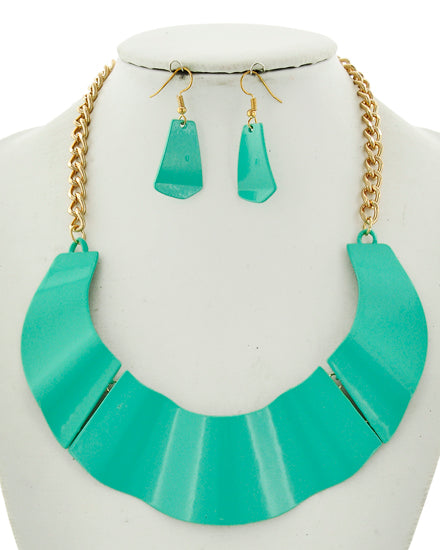 Conjunto de collar llamativo con collar egipcio