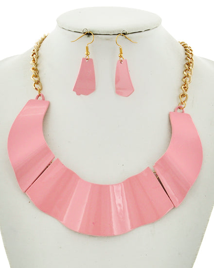 Conjunto de collar llamativo con collar egipcio